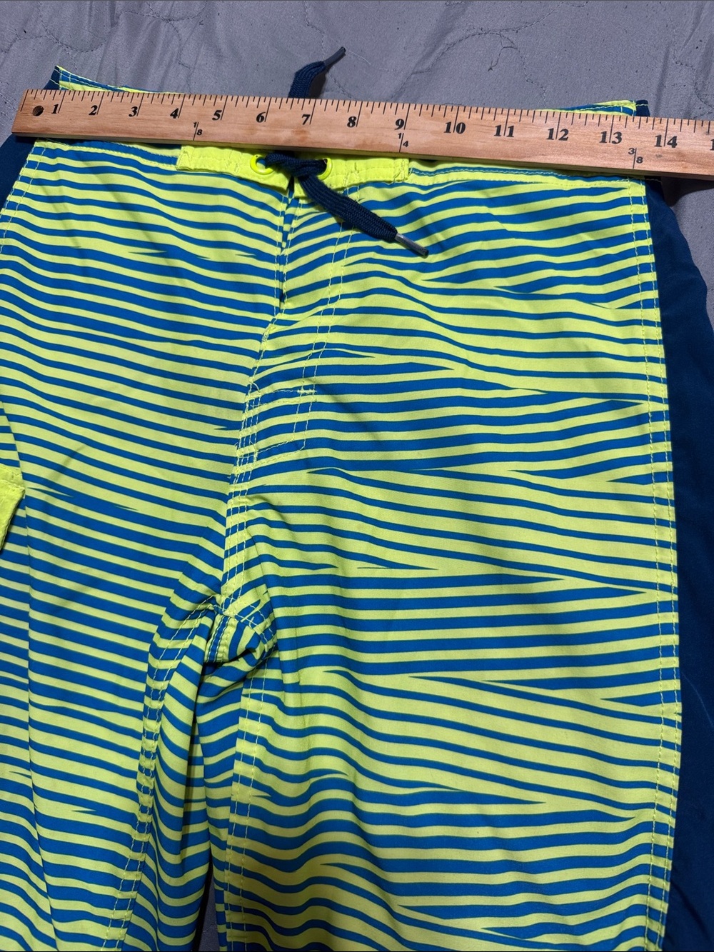 Puma Neon Yellow and Navy Striped Swim Shorts size L/14-16 - Picture 6 of 11